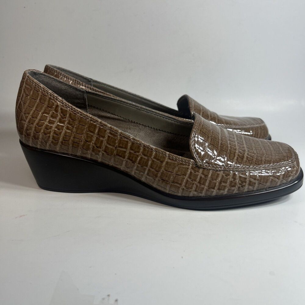 Aerosoles Womens Shoes Size 9M Final Exam Loafers Light Brown Wedge Crocodile